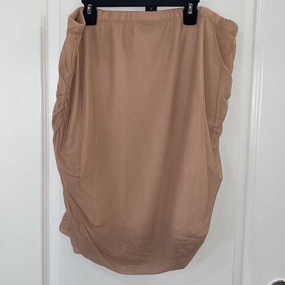 Super Cute Nude Skirt W/ Ruffles - NWT🥰 - Picture 5 of 5